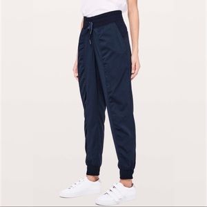 Lululemon dance studio joggers navy blue size 4